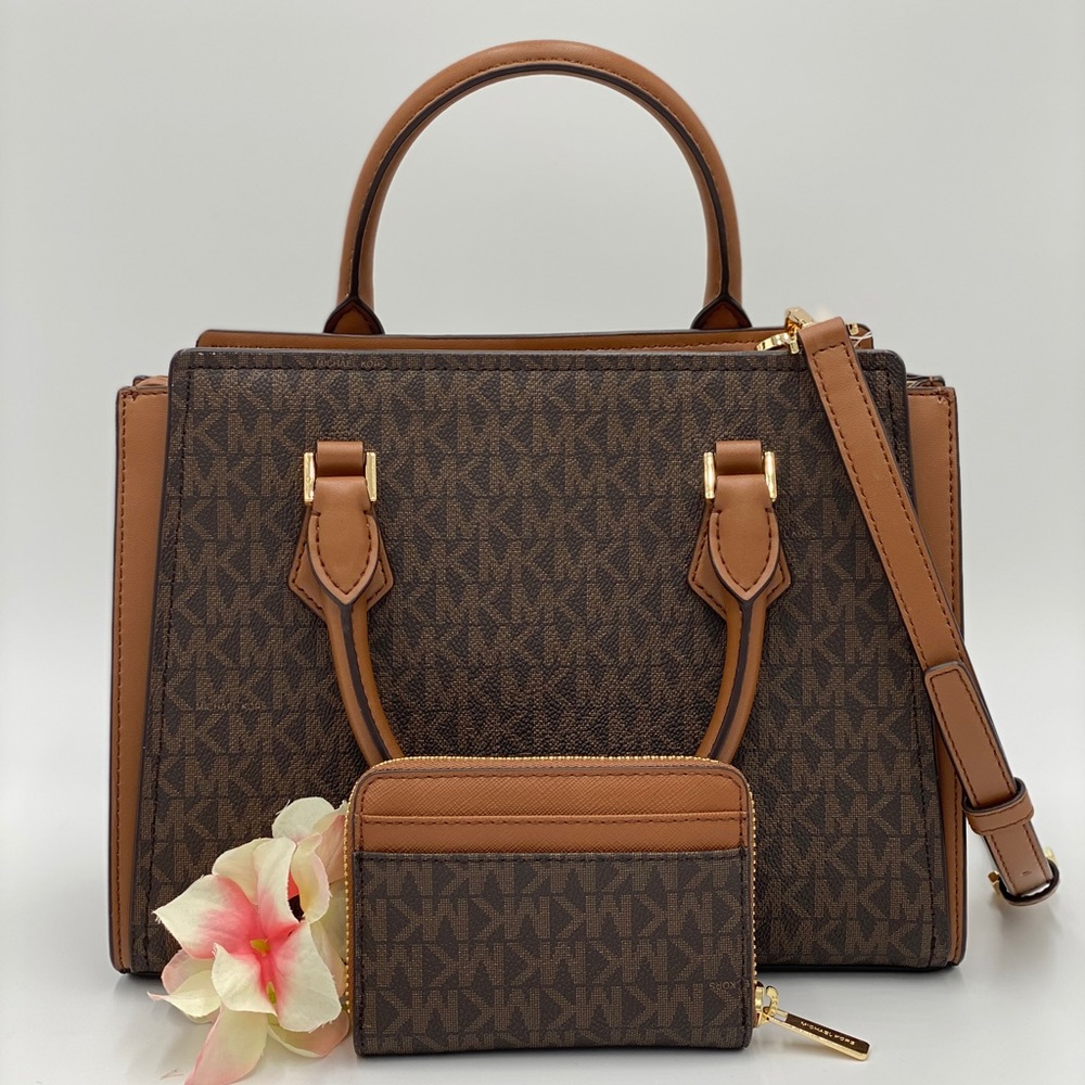 MICHAEL KORS HOPE MD MESSENGER & MD ZA CARD CASE - Picture 3 of 16